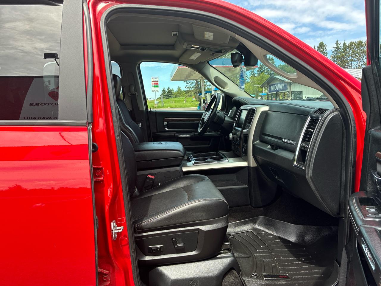 RAM 1500 Laramie Crew Cab SWB 4WD 2015