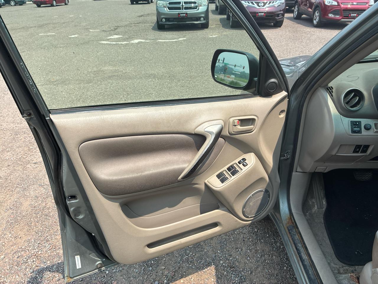 Toyota RAV4 2WD 2004
