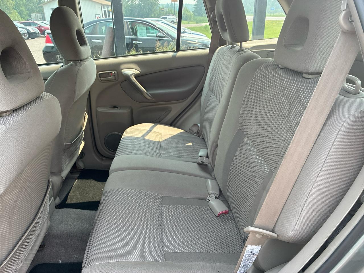 Toyota RAV4 2WD 2004
