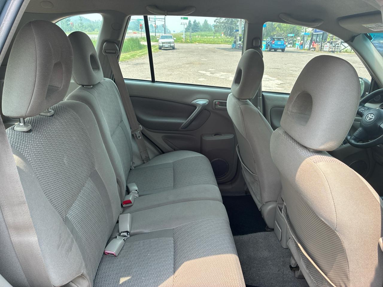Toyota RAV4 2WD 2004