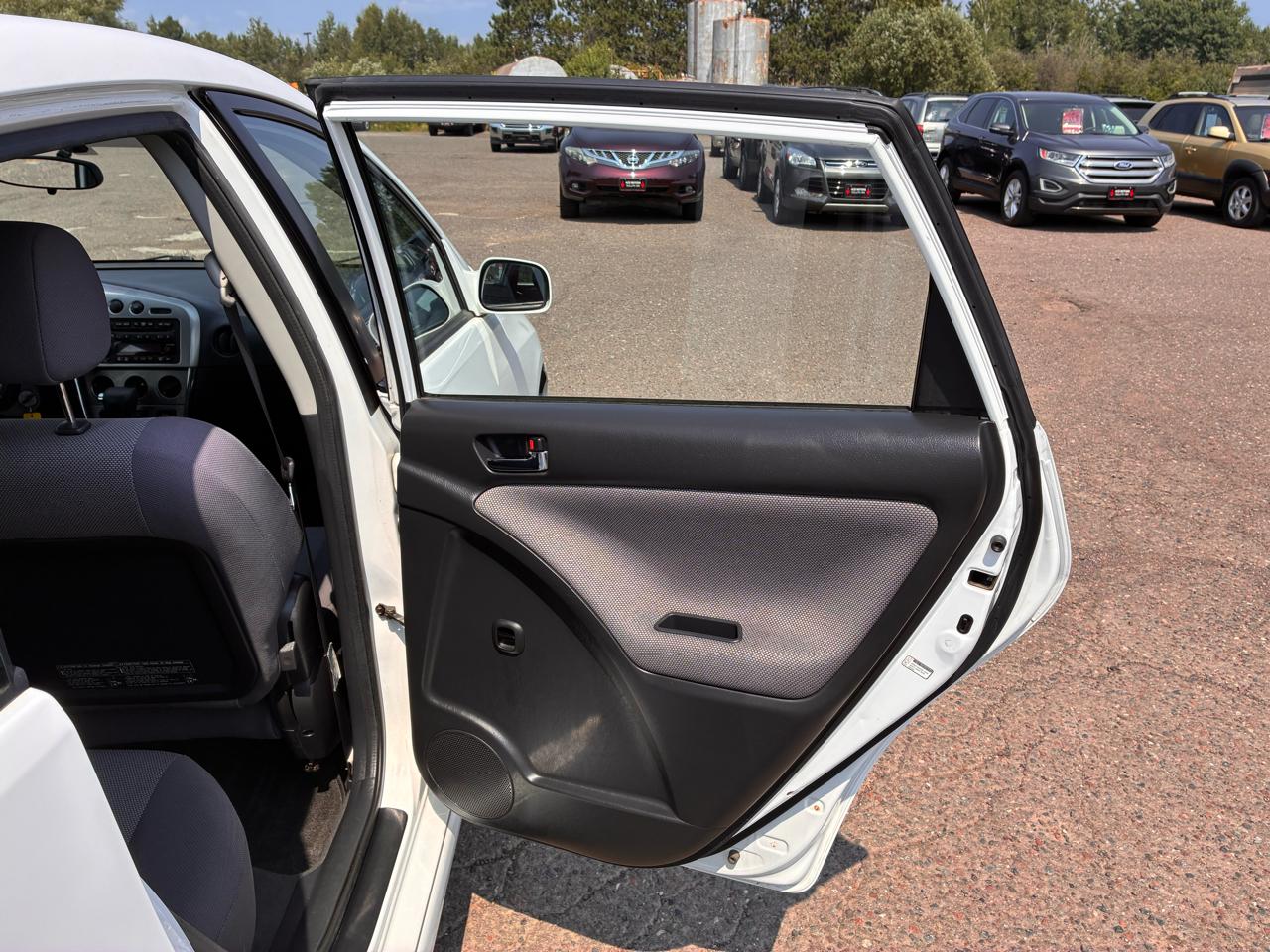 Toyota Matrix 4WD 2004