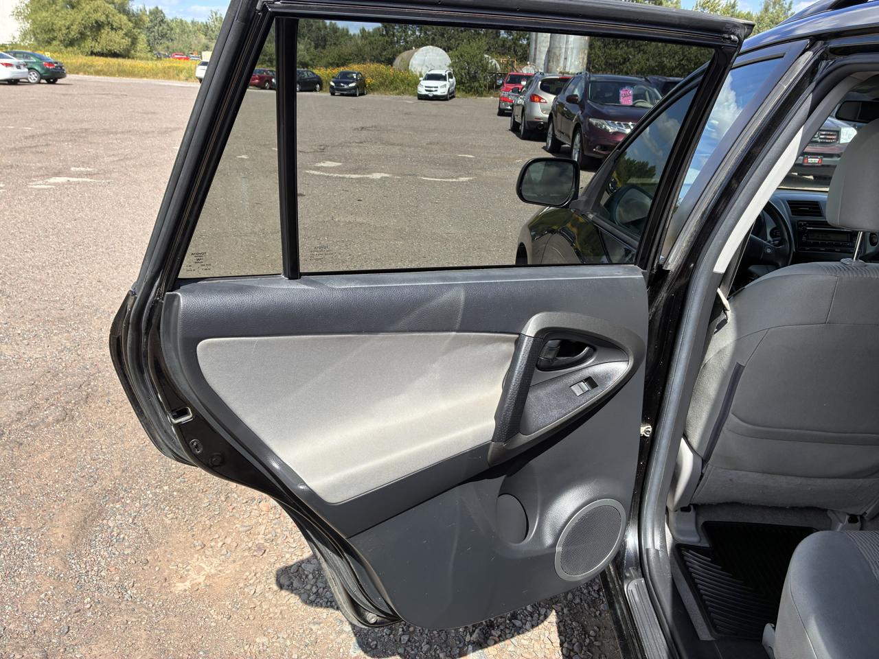 Toyota RAV4 Base I4 4WD 2012