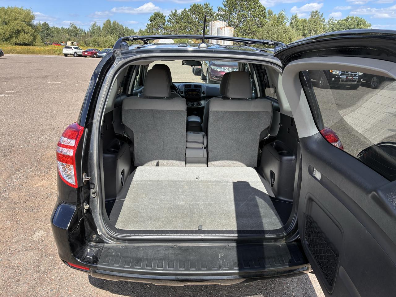 Toyota RAV4 Base I4 4WD 2012