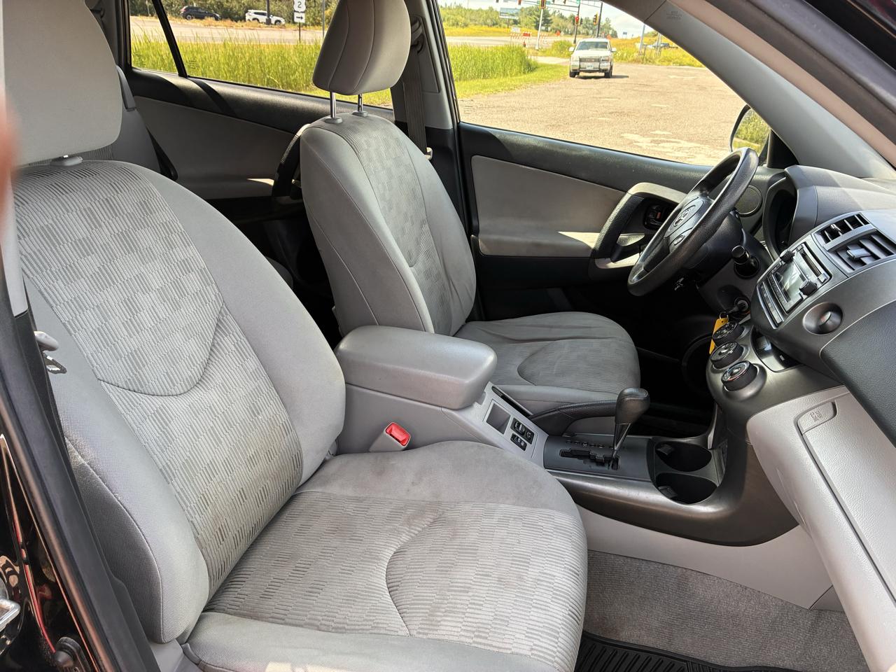 Toyota RAV4 Base I4 4WD 2012