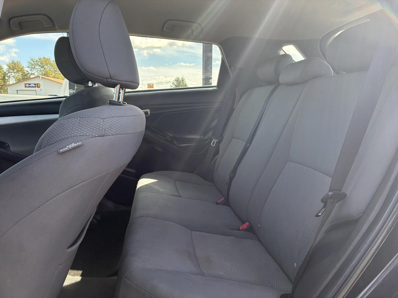 Toyota Matrix S 5-Speed AT 2009