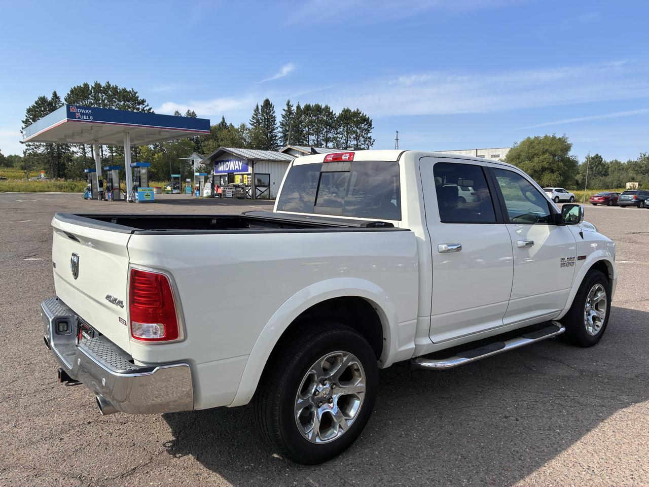 RAM 1500 Laramie Crew Cab SWB 4WD 2017