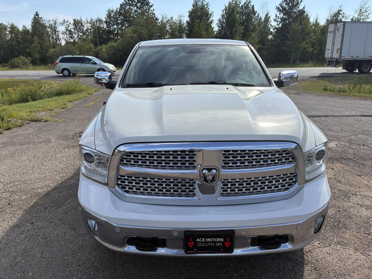 RAM 1500 Laramie Crew Cab SWB 4WD 2017