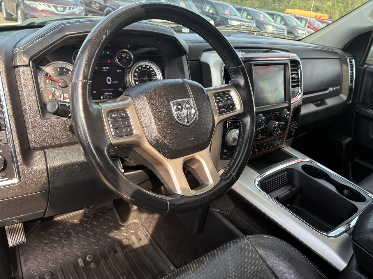 RAM 1500 Laramie Crew Cab SWB 4WD 2017