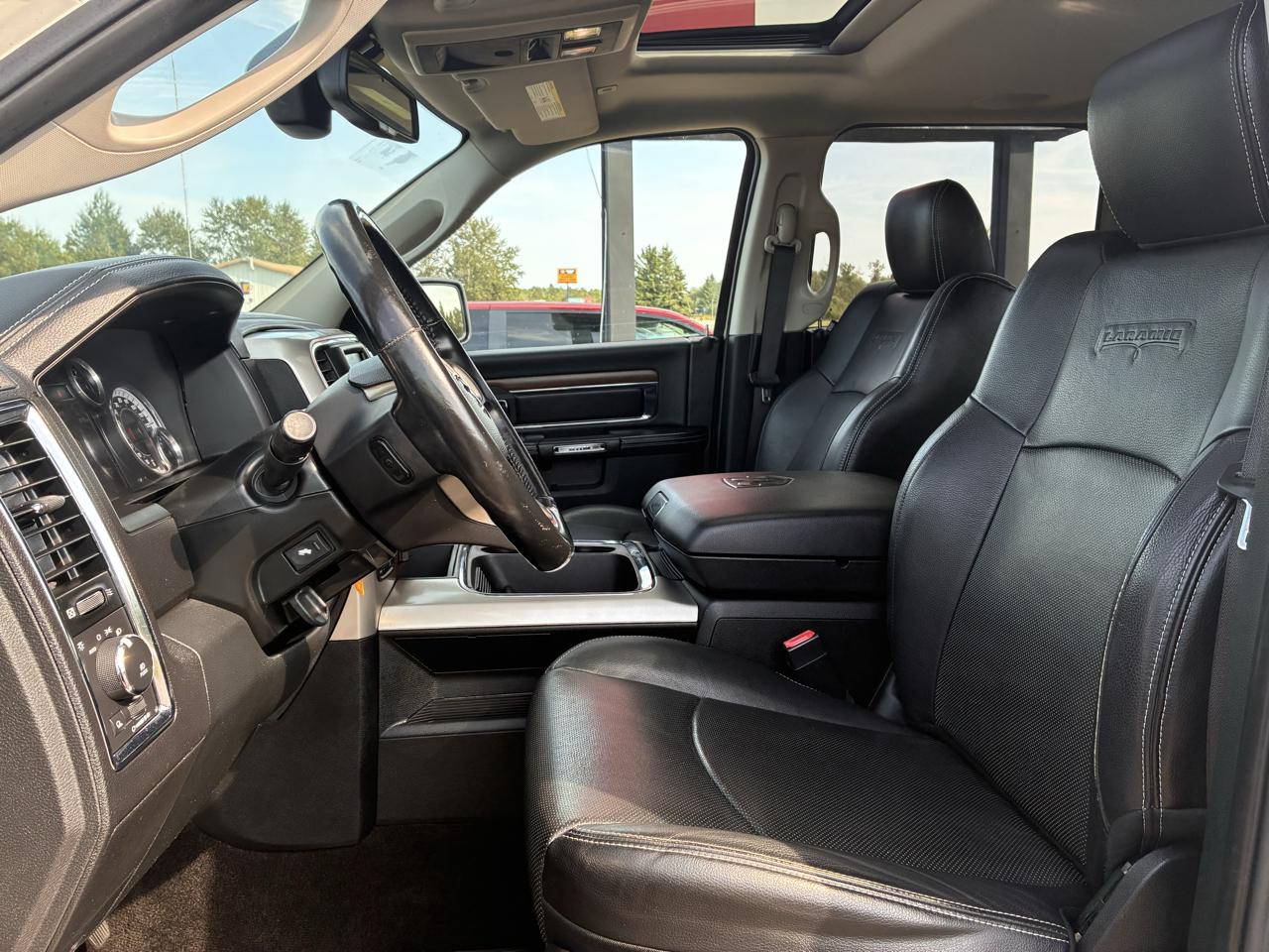 RAM 1500 Laramie Crew Cab SWB 4WD 2017