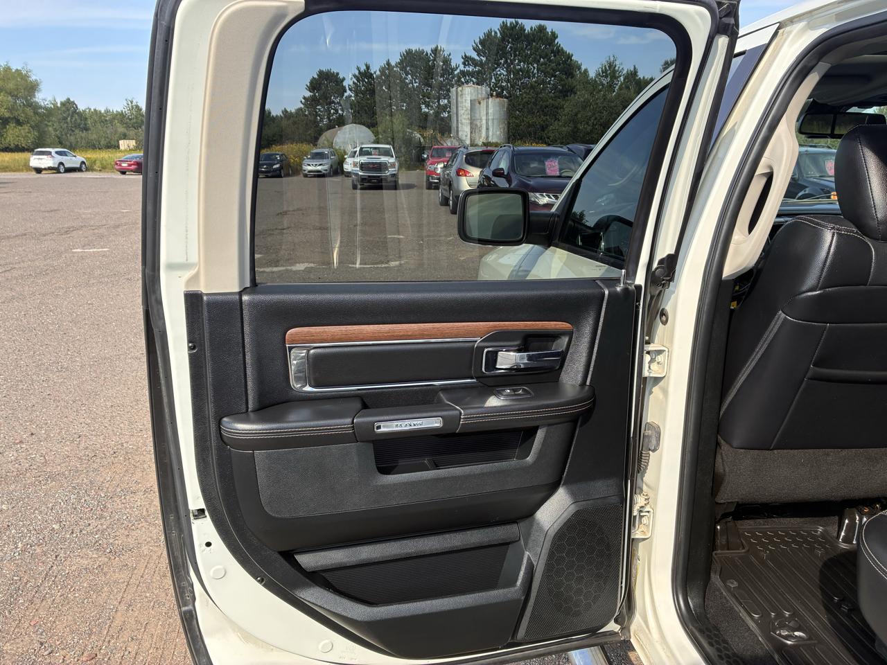 RAM 1500 Laramie Crew Cab SWB 4WD 2017
