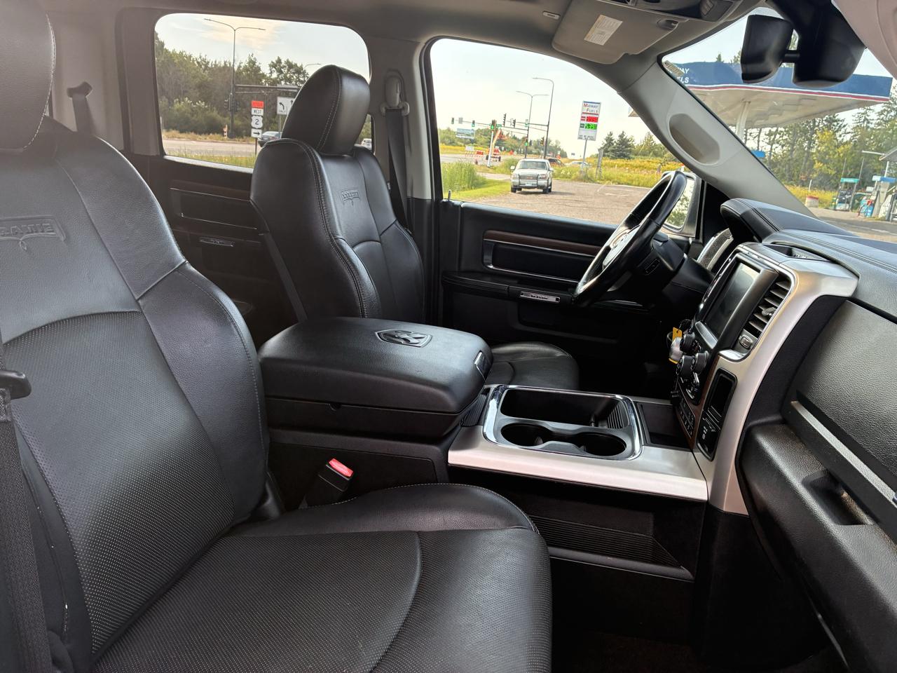 RAM 1500 Laramie Crew Cab SWB 4WD 2017