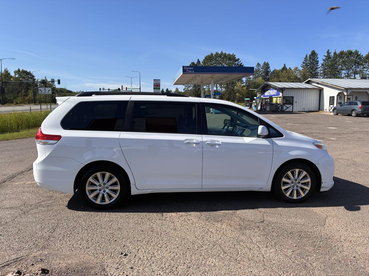Toyota Sienna XLE AWD 7-Passenger V6 2012