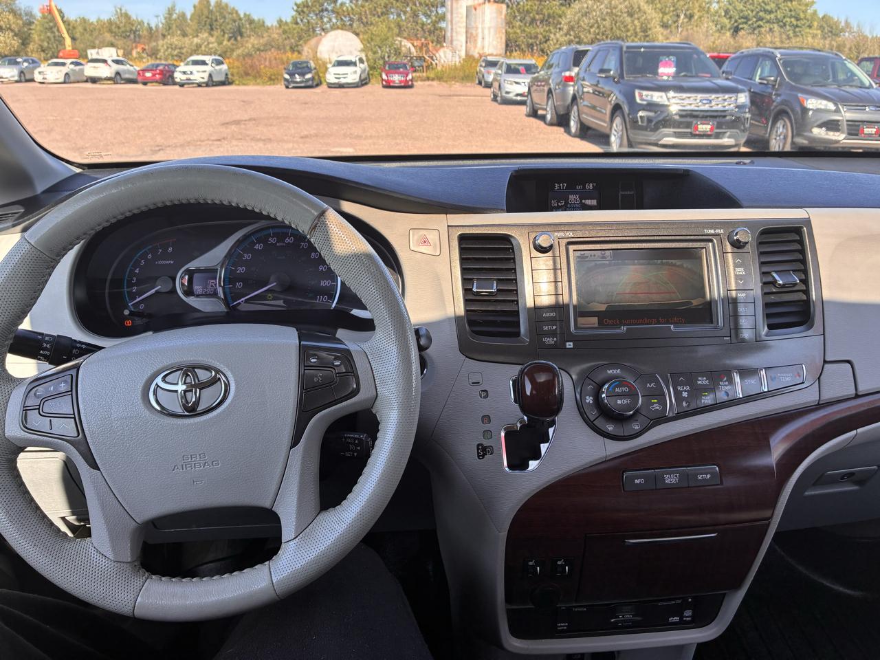Toyota Sienna XLE AWD 7-Passenger V6 2012