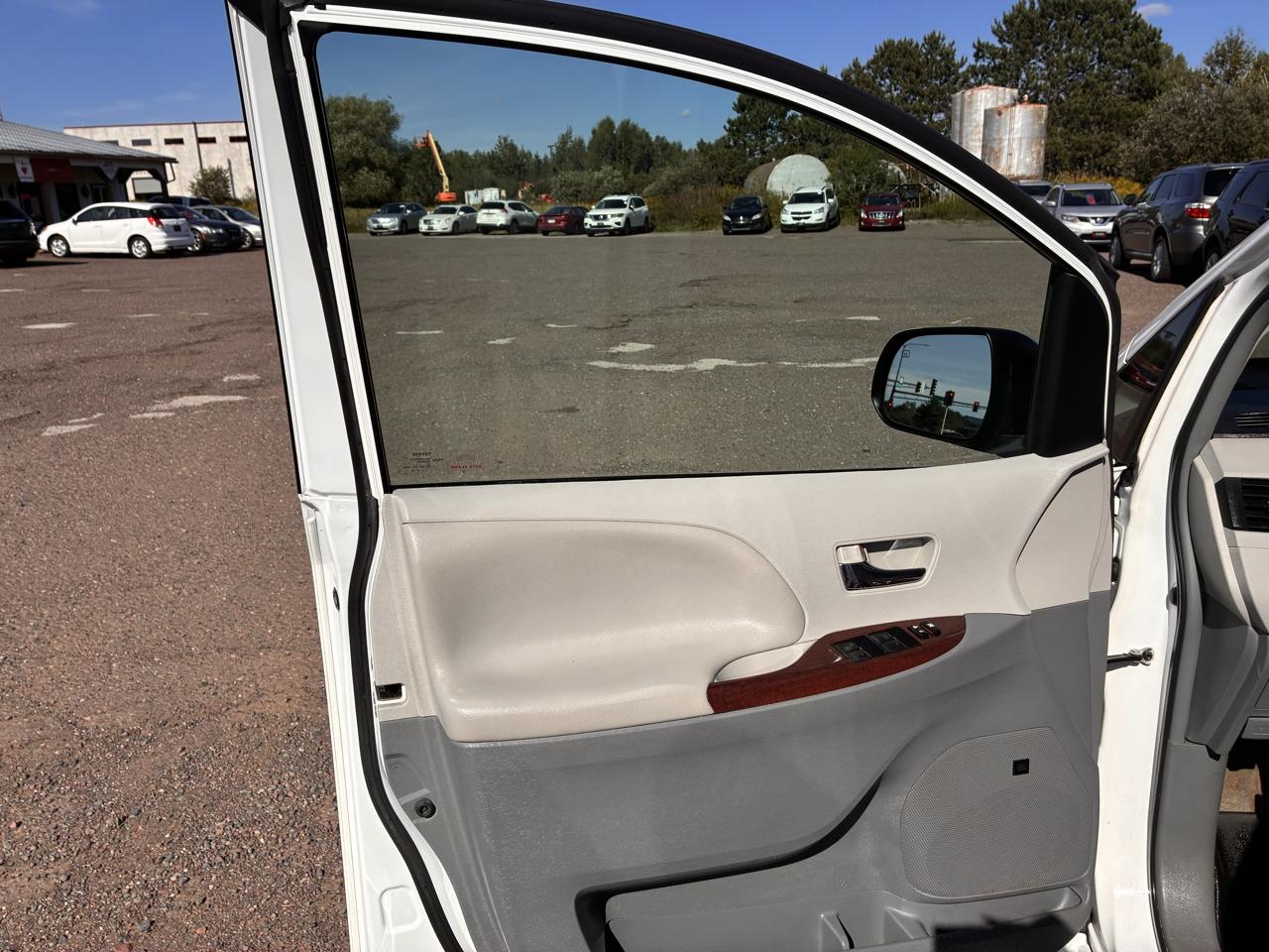 Toyota Sienna XLE AWD 7-Passenger V6 2012