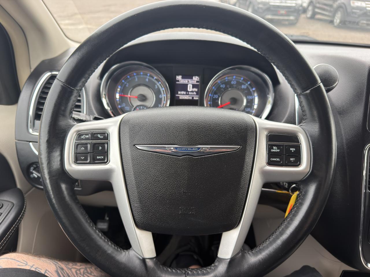 Chrysler Town & Country Touring 2014