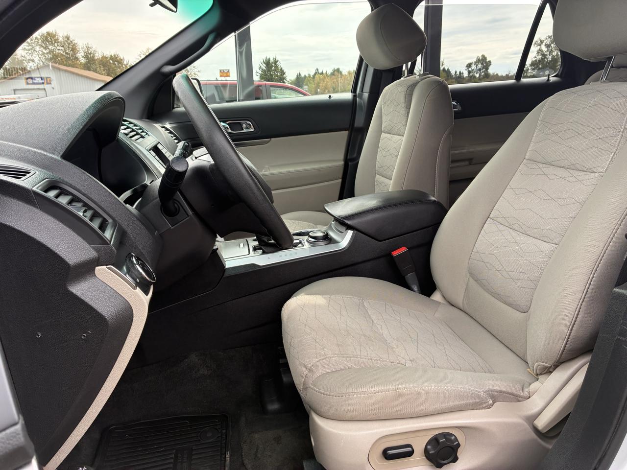 Ford Explorer Base 4WD 2015
