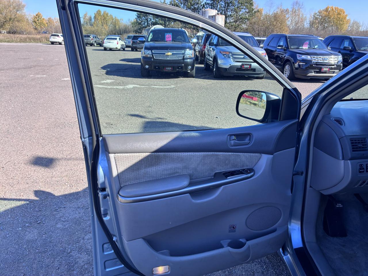 Toyota Sienna CE FWD 7-Passenger 2007