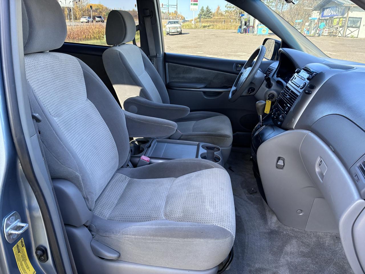 Toyota Sienna CE FWD 7-Passenger 2007