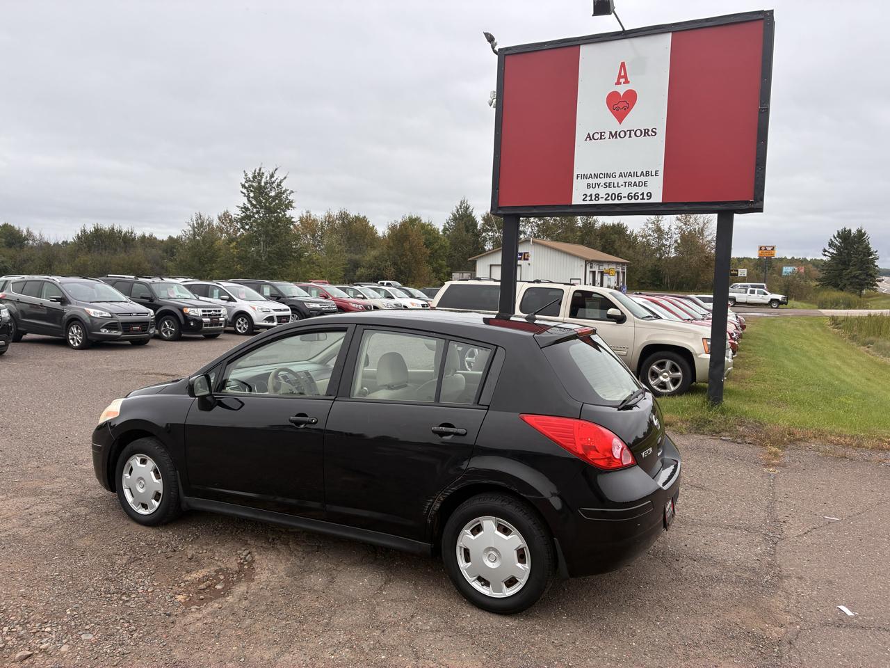 Nissan Versa 1.8 S Hatchback 2009