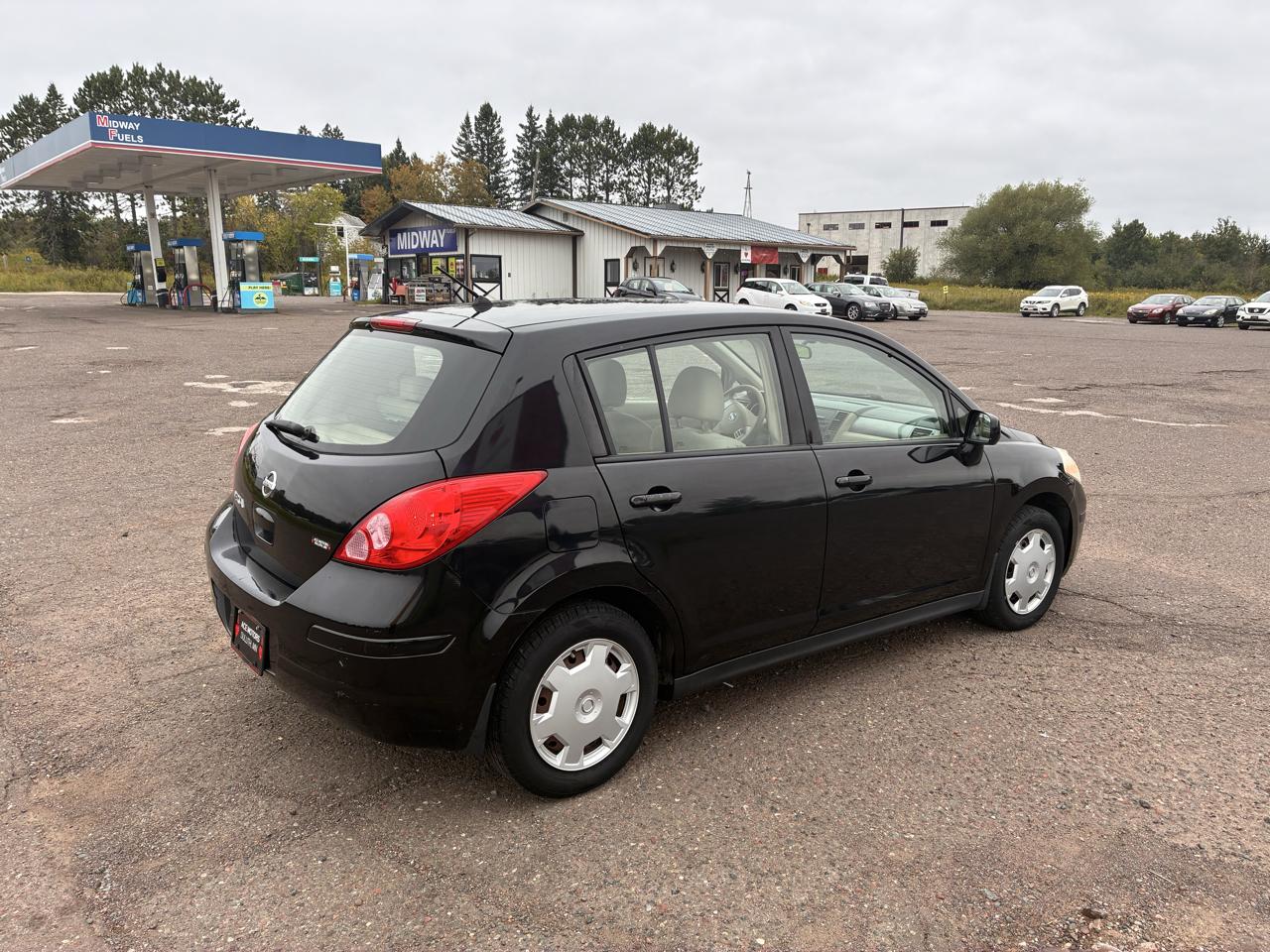 Nissan Versa 1.8 S Hatchback 2009