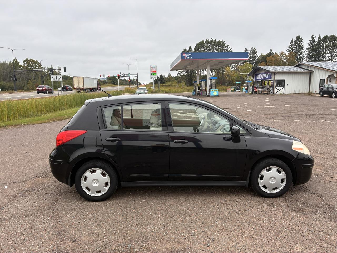 Nissan Versa 1.8 S Hatchback 2009