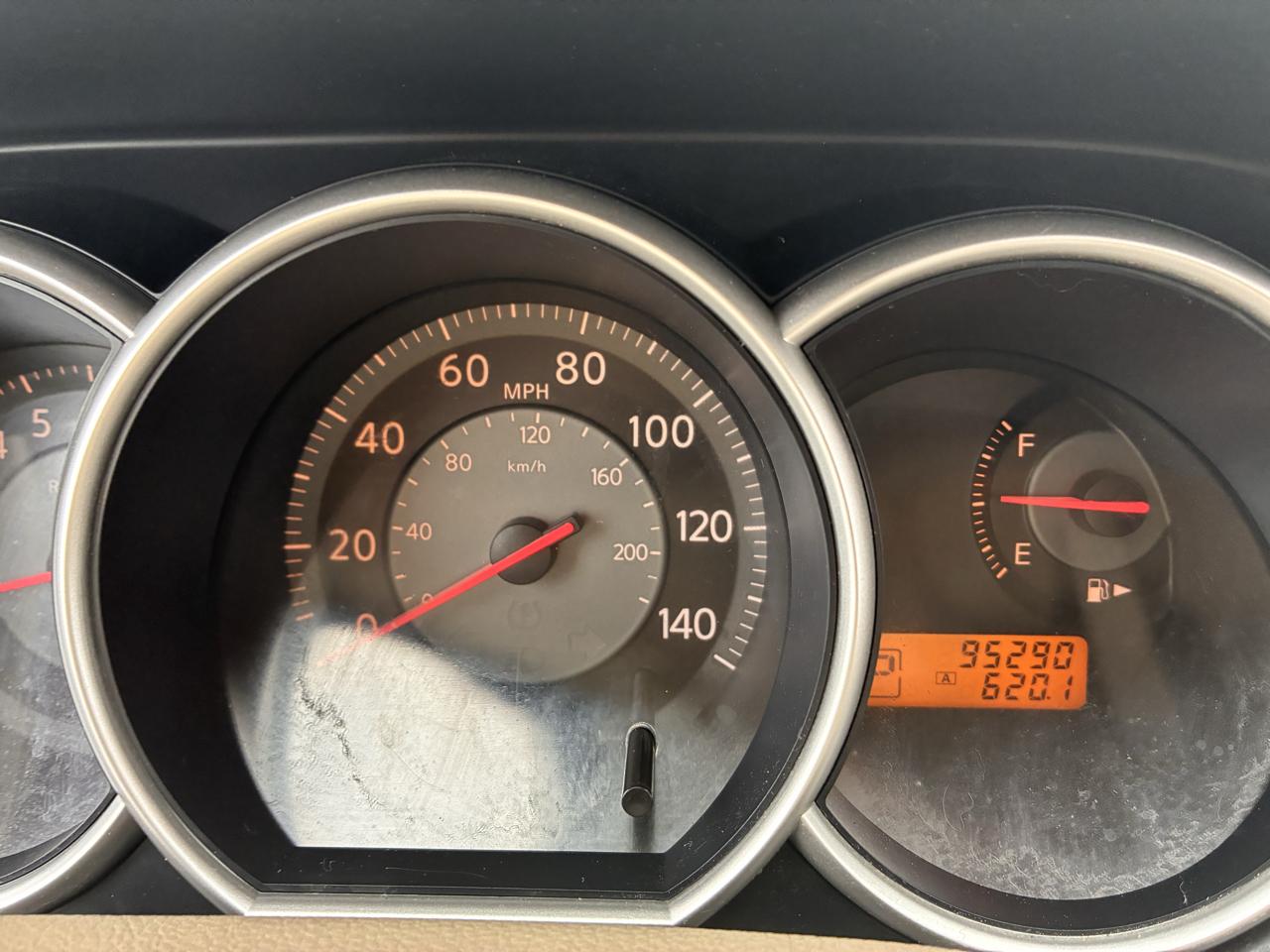 Nissan Versa 1.8 S Hatchback 2009