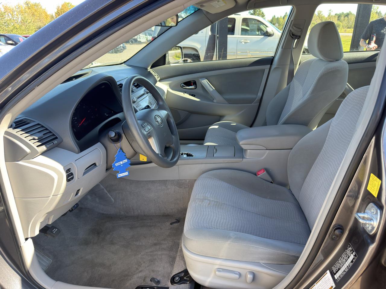 Toyota Camry Base 6-Spd AT 2011