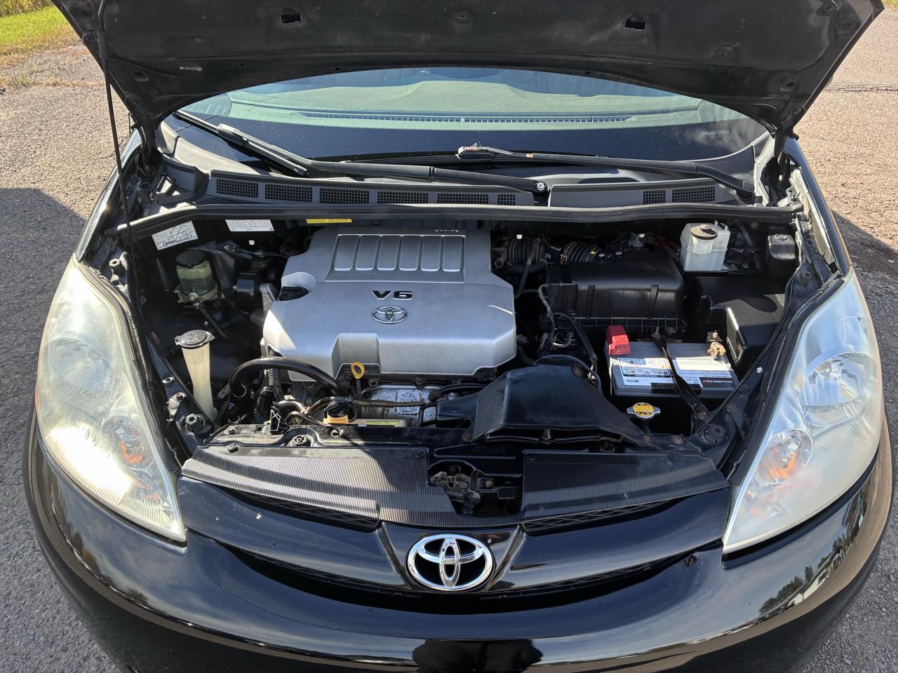 Toyota Sienna CE FWD 7 Passenger 2010