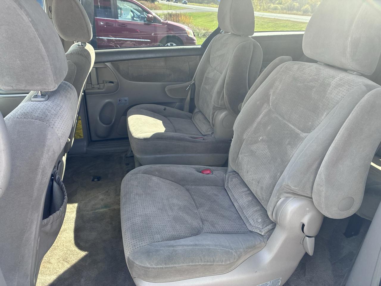 Toyota Sienna CE FWD 7 Passenger 2010