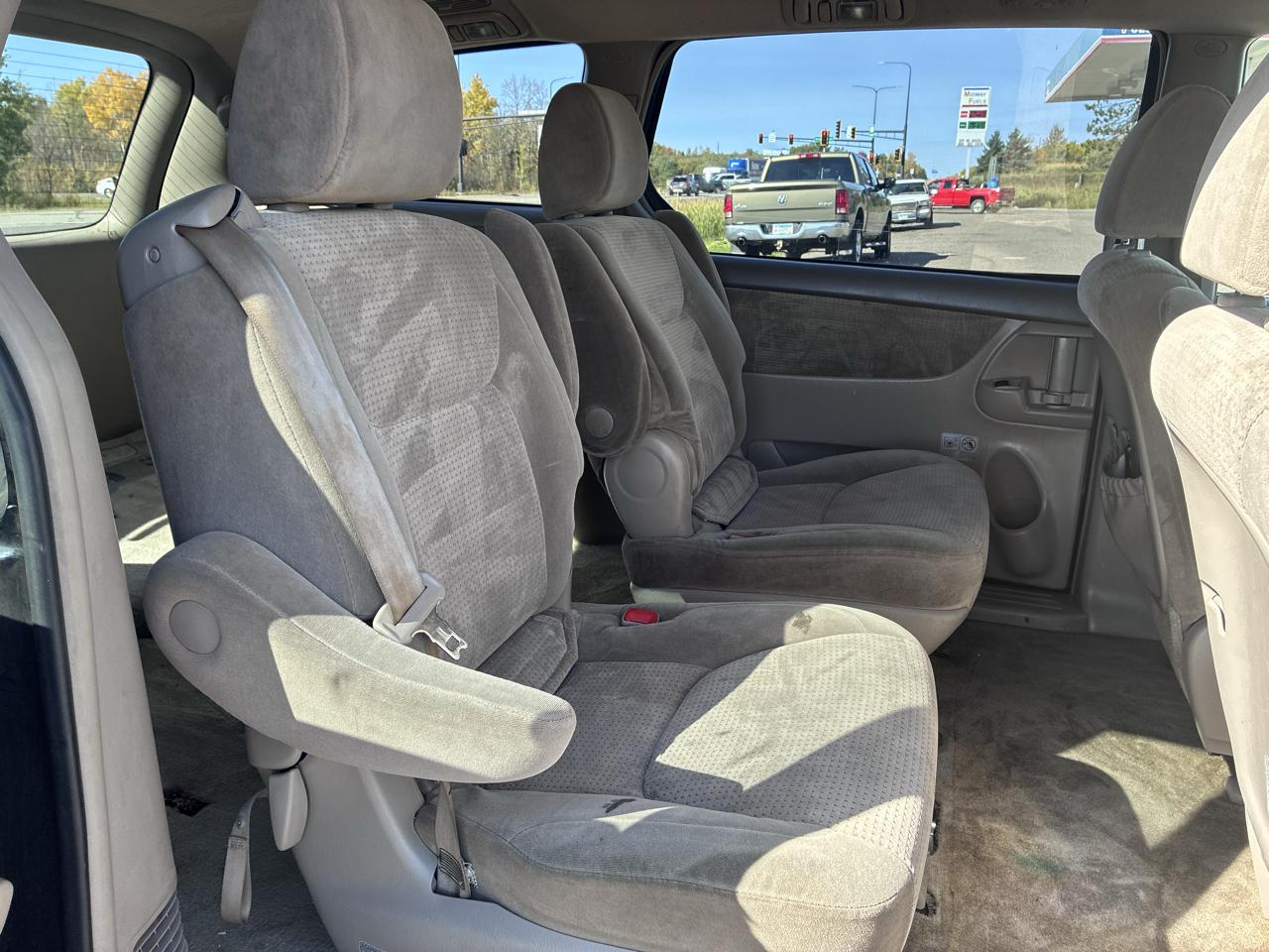 Toyota Sienna CE FWD 7 Passenger 2010