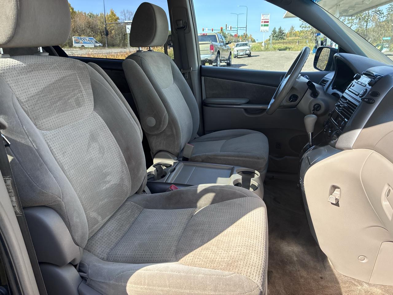 Toyota Sienna CE FWD 7 Passenger 2010