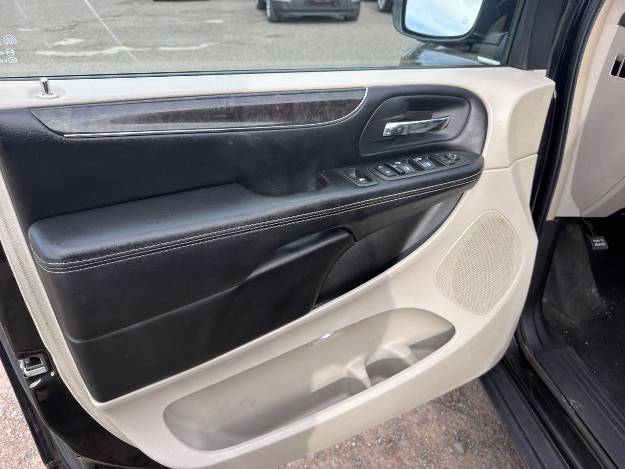Chrysler Town & Country Touring-L 2015
