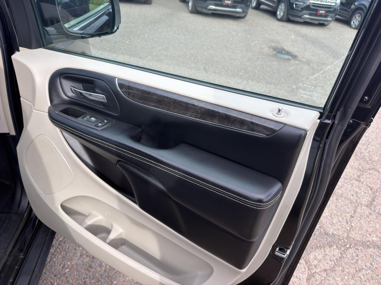 Chrysler Town & Country Touring-L 2015