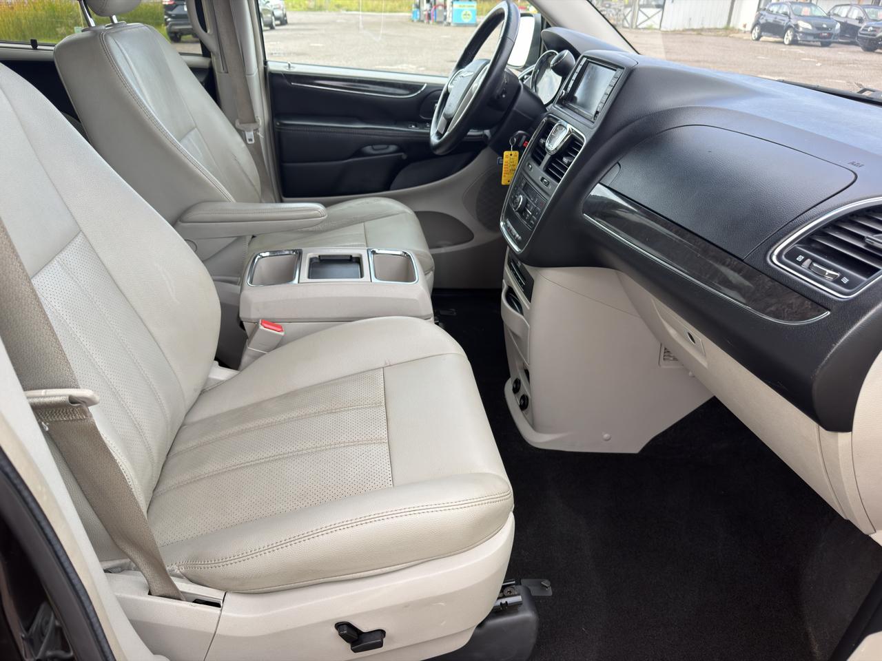 Chrysler Town & Country Touring-L 2015