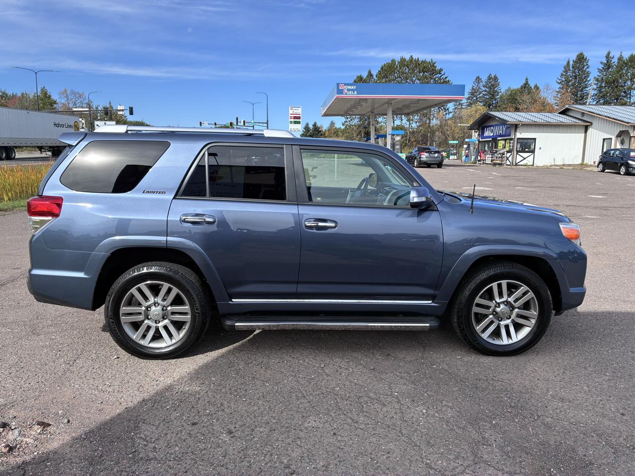 Toyota 4Runner Limited 4WD V6 2011