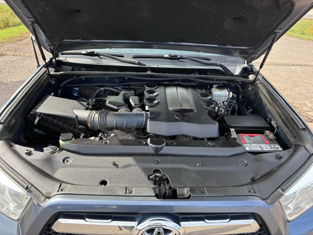 Toyota 4Runner Limited 4WD V6 2011
