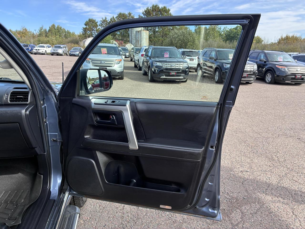 Toyota 4Runner Limited 4WD V6 2011