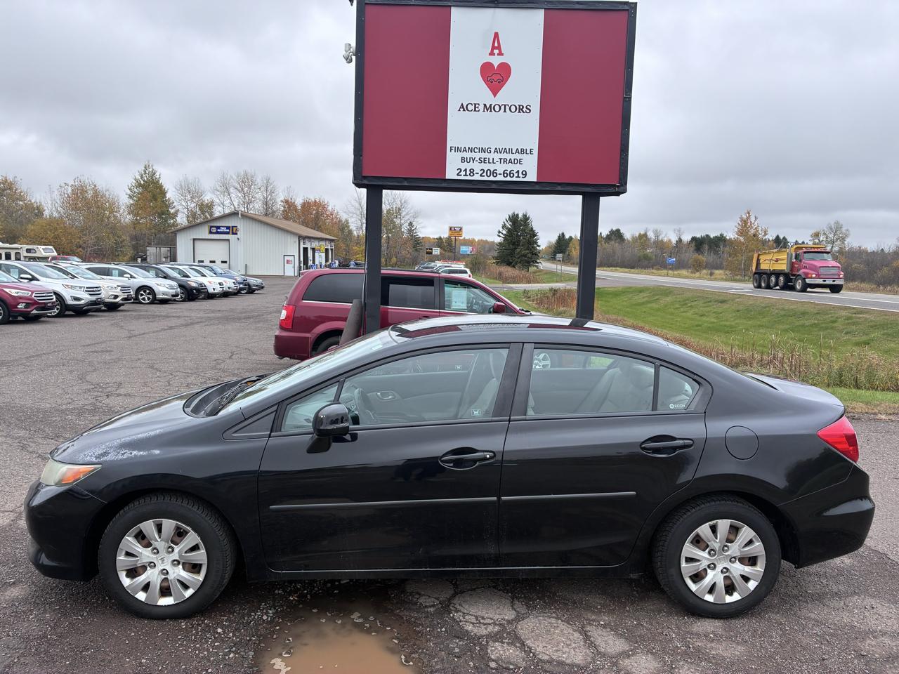 Honda Civic LX Sedan 5-Speed AT 2012
