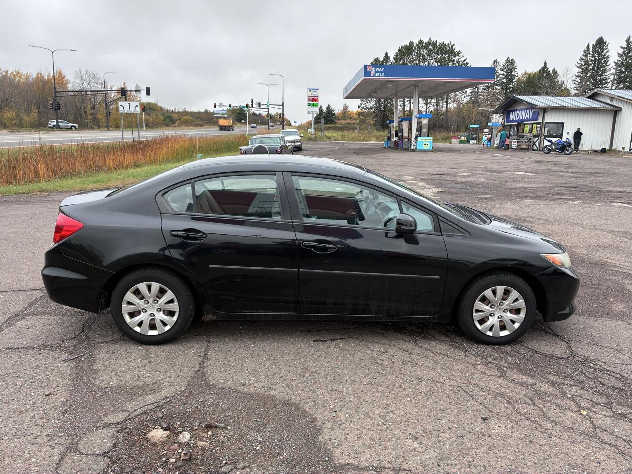 Honda Civic LX Sedan 5-Speed AT 2012