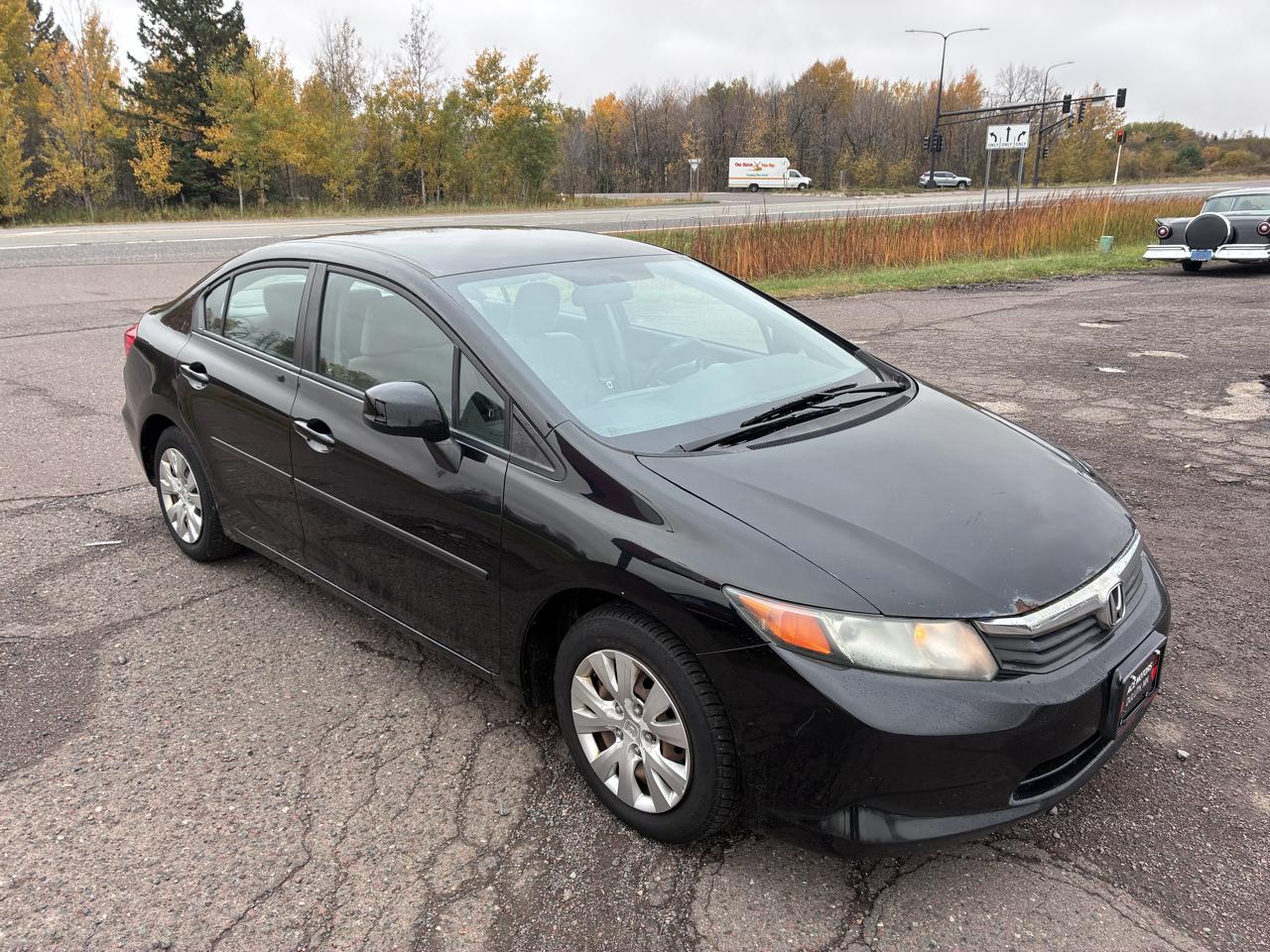 Honda Civic LX Sedan 5-Speed AT 2012