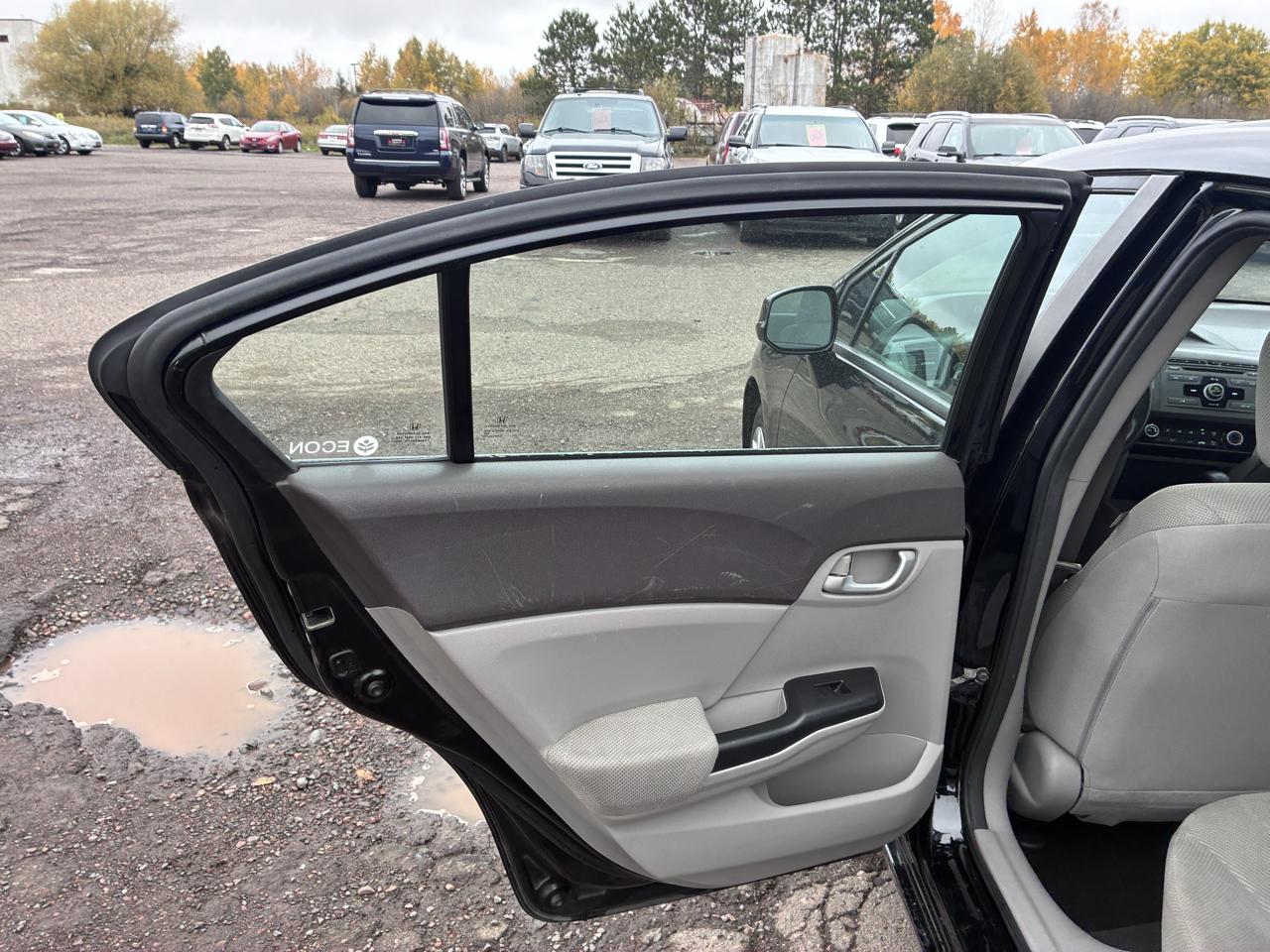 Honda Civic LX Sedan 5-Speed AT 2012