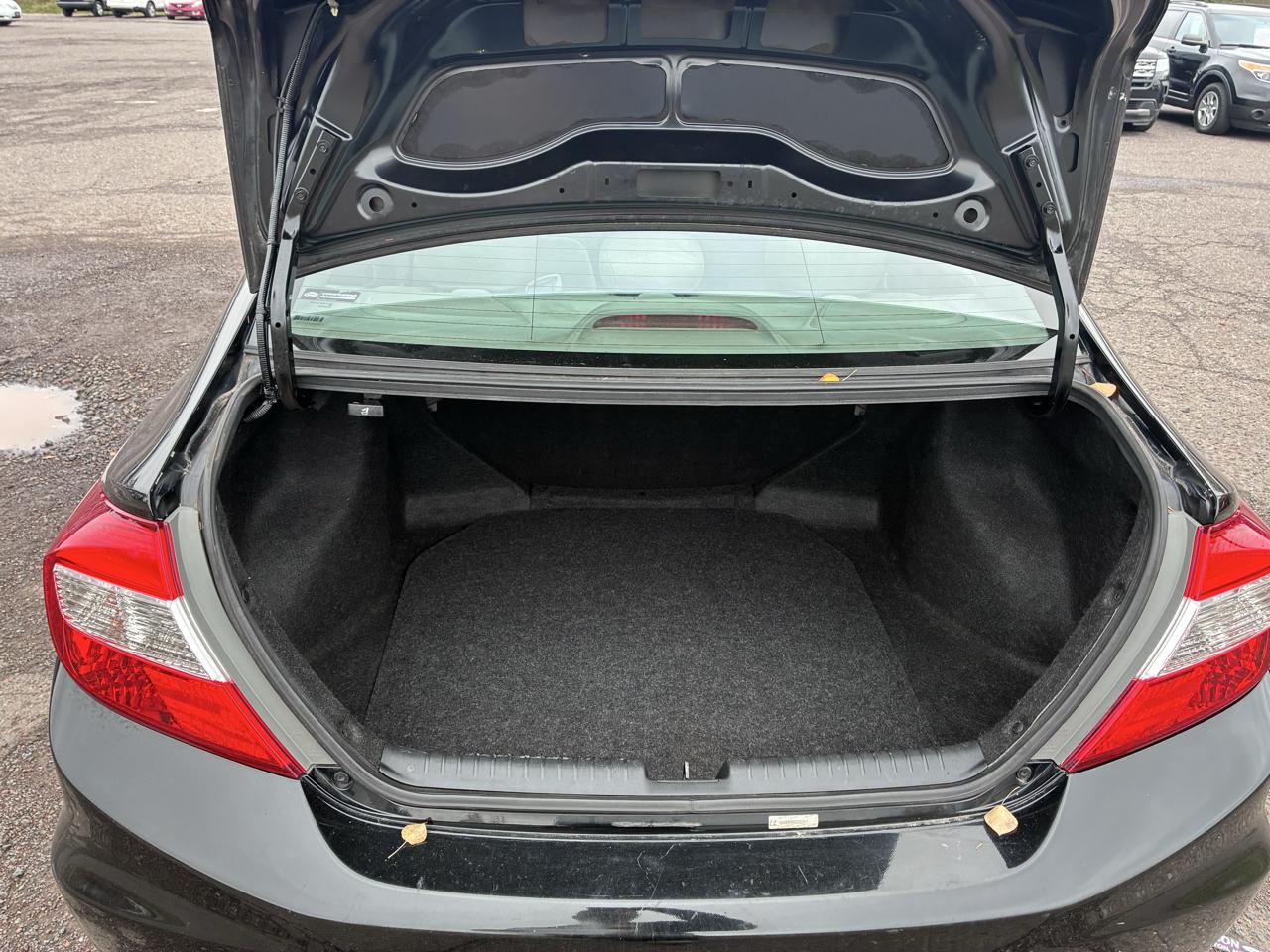Honda Civic LX Sedan 5-Speed AT 2012