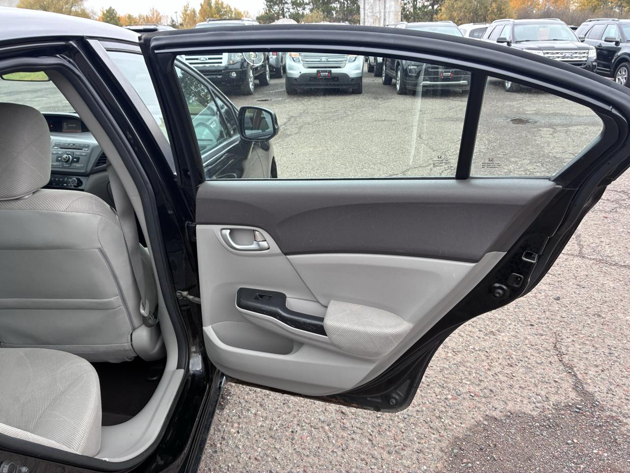Honda Civic LX Sedan 5-Speed AT 2012