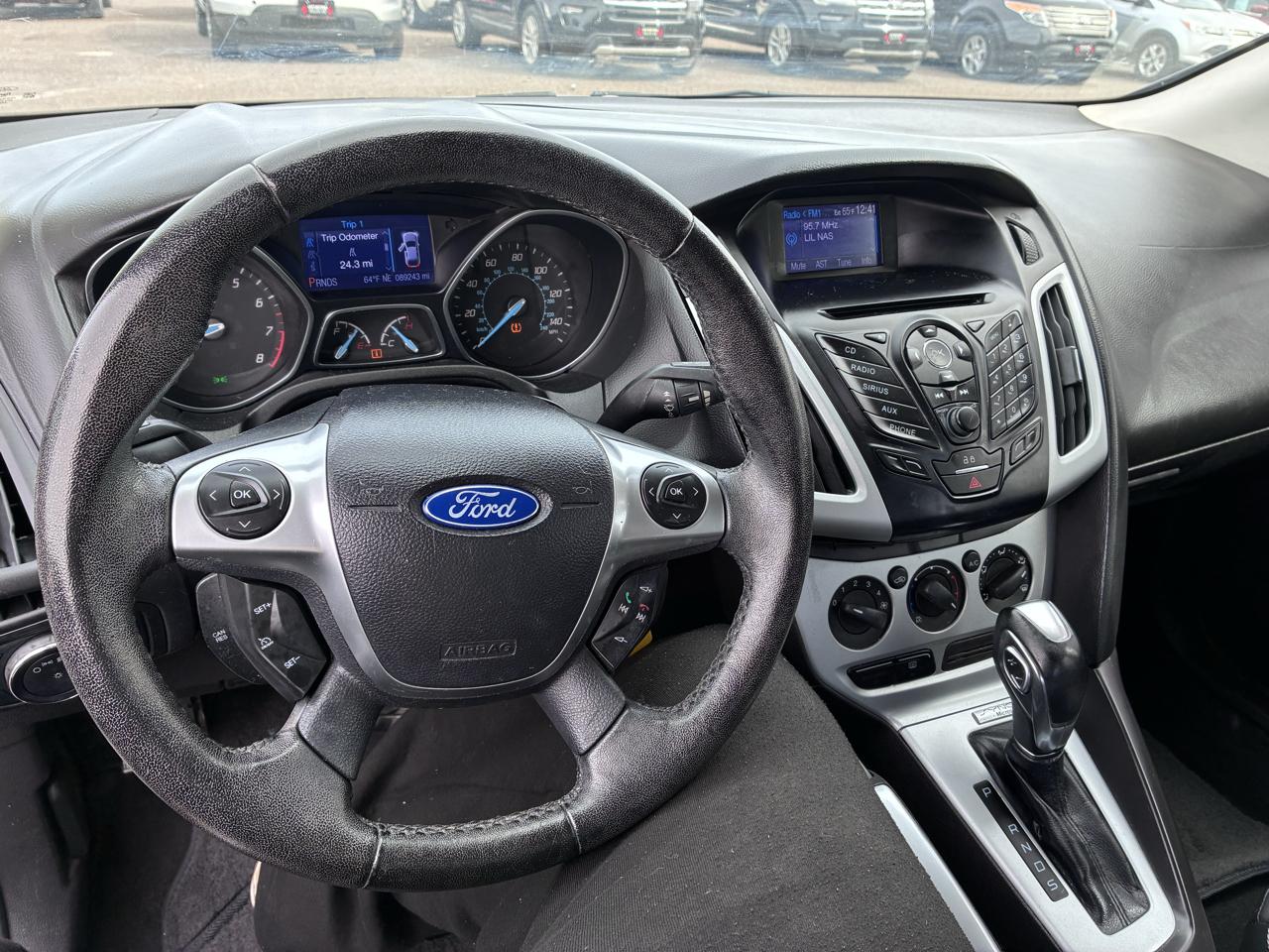Ford Focus SE Sedan 2013
