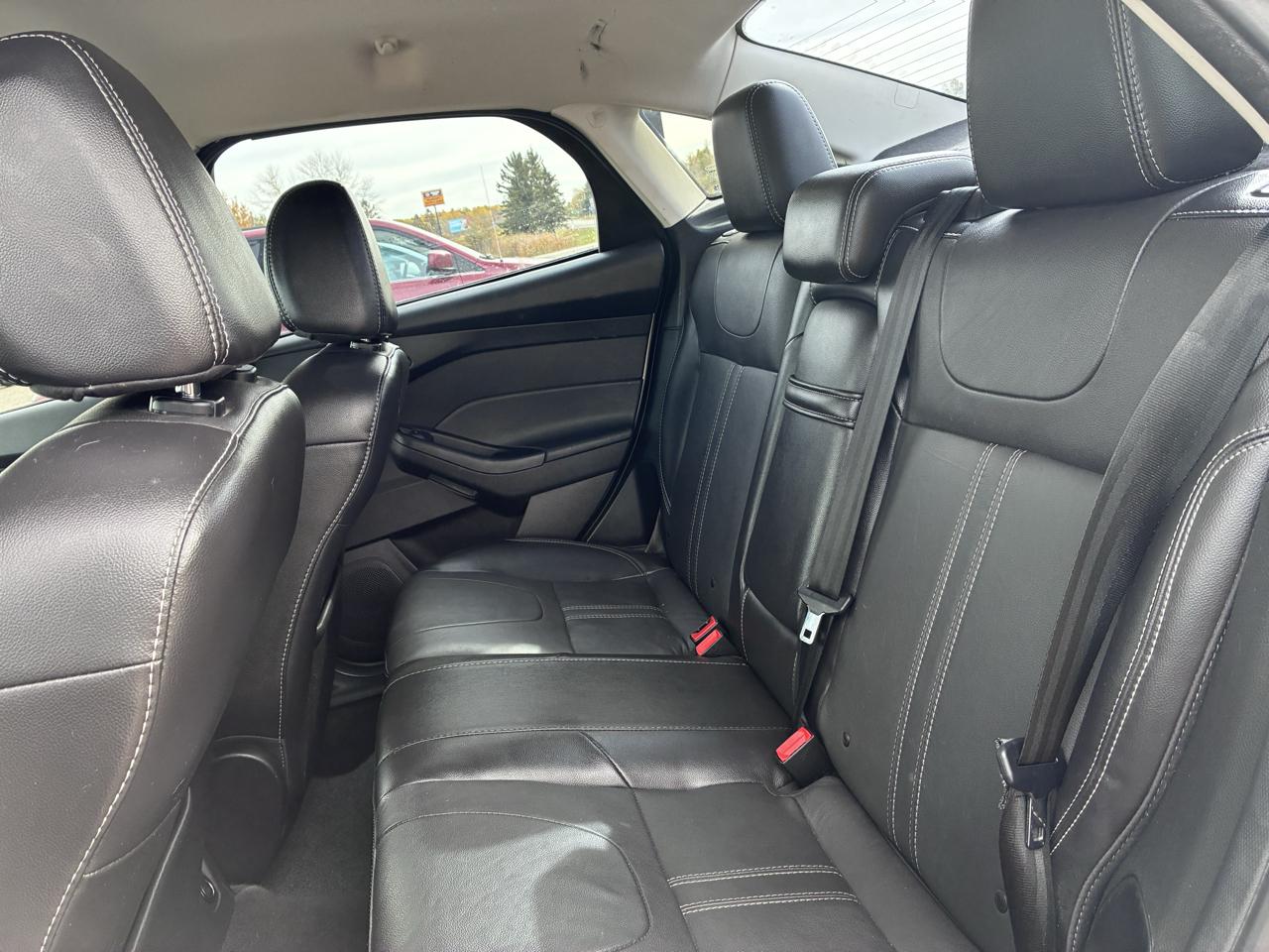 Ford Focus SE Sedan 2013