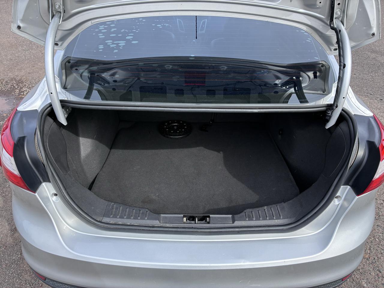 Ford Focus SE Sedan 2013