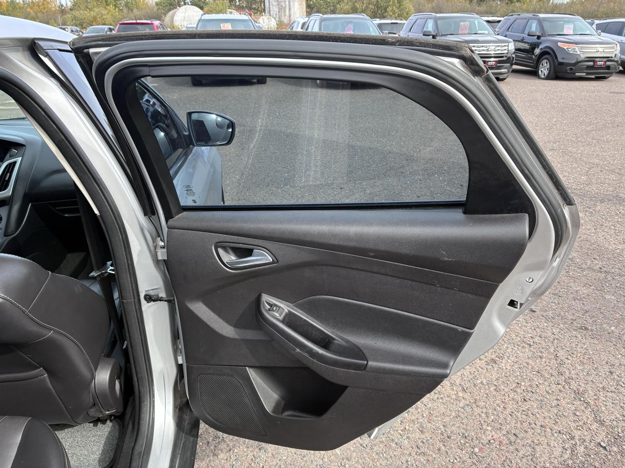 Ford Focus SE Sedan 2013