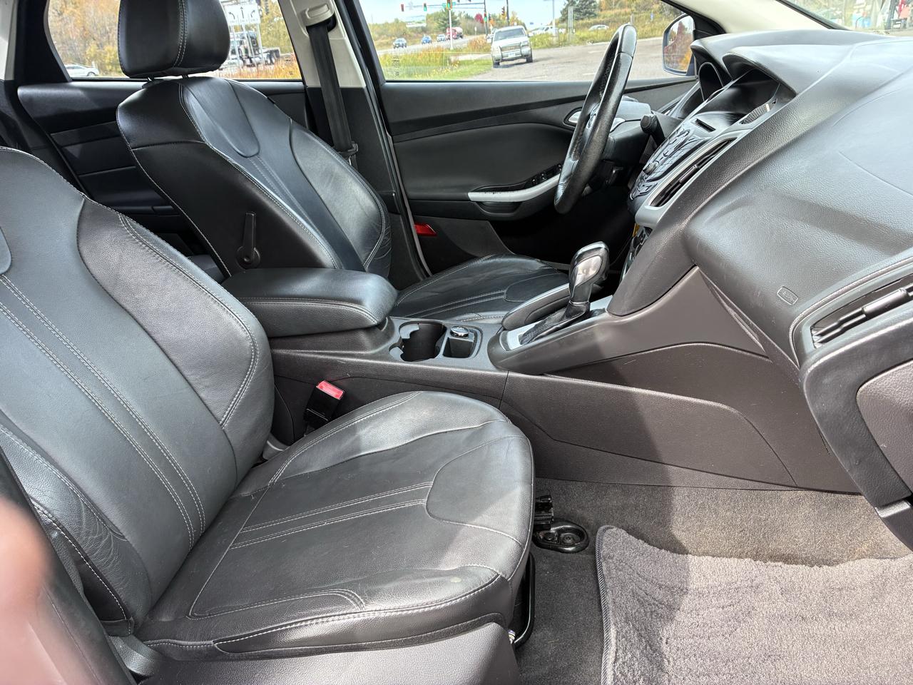 Ford Focus SE Sedan 2013