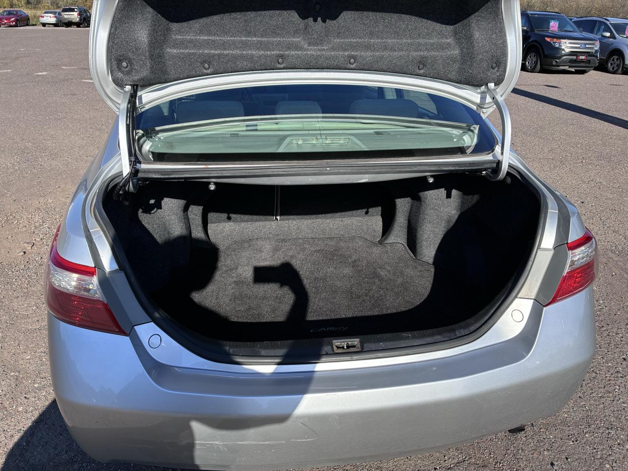 Toyota Camry SE 5-Spd AT 2009