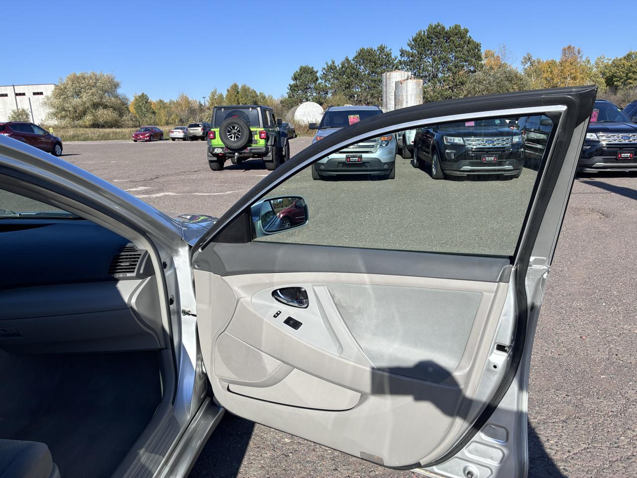 Toyota Camry SE 5-Spd AT 2009